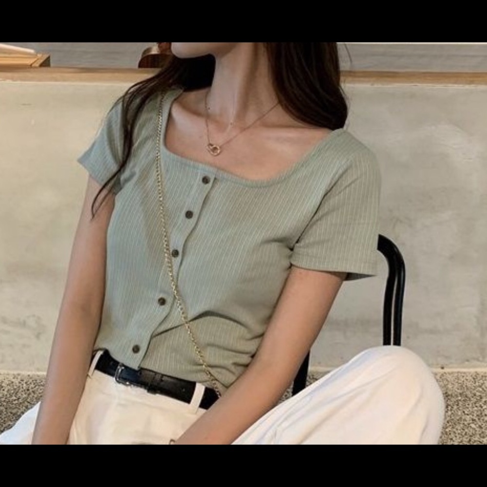 NWT Short-sleeve Green Croptop